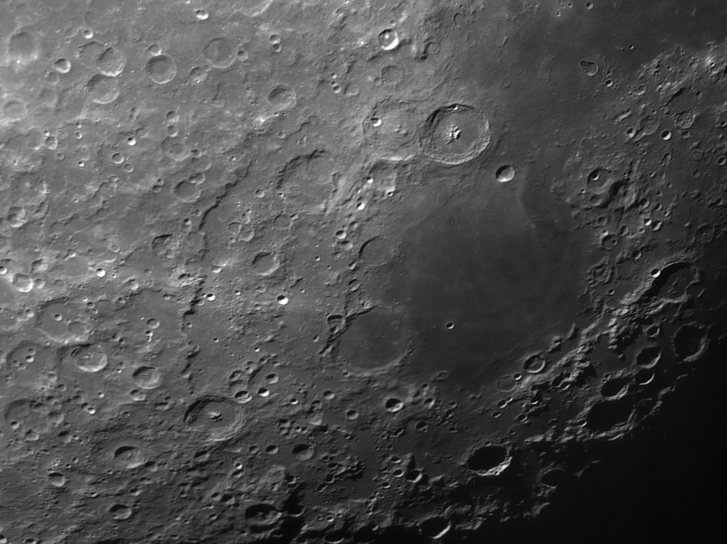 Moon_10042009_TMB_105_650