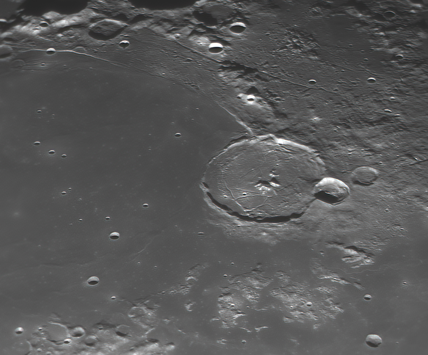 Mond Nameless Krater